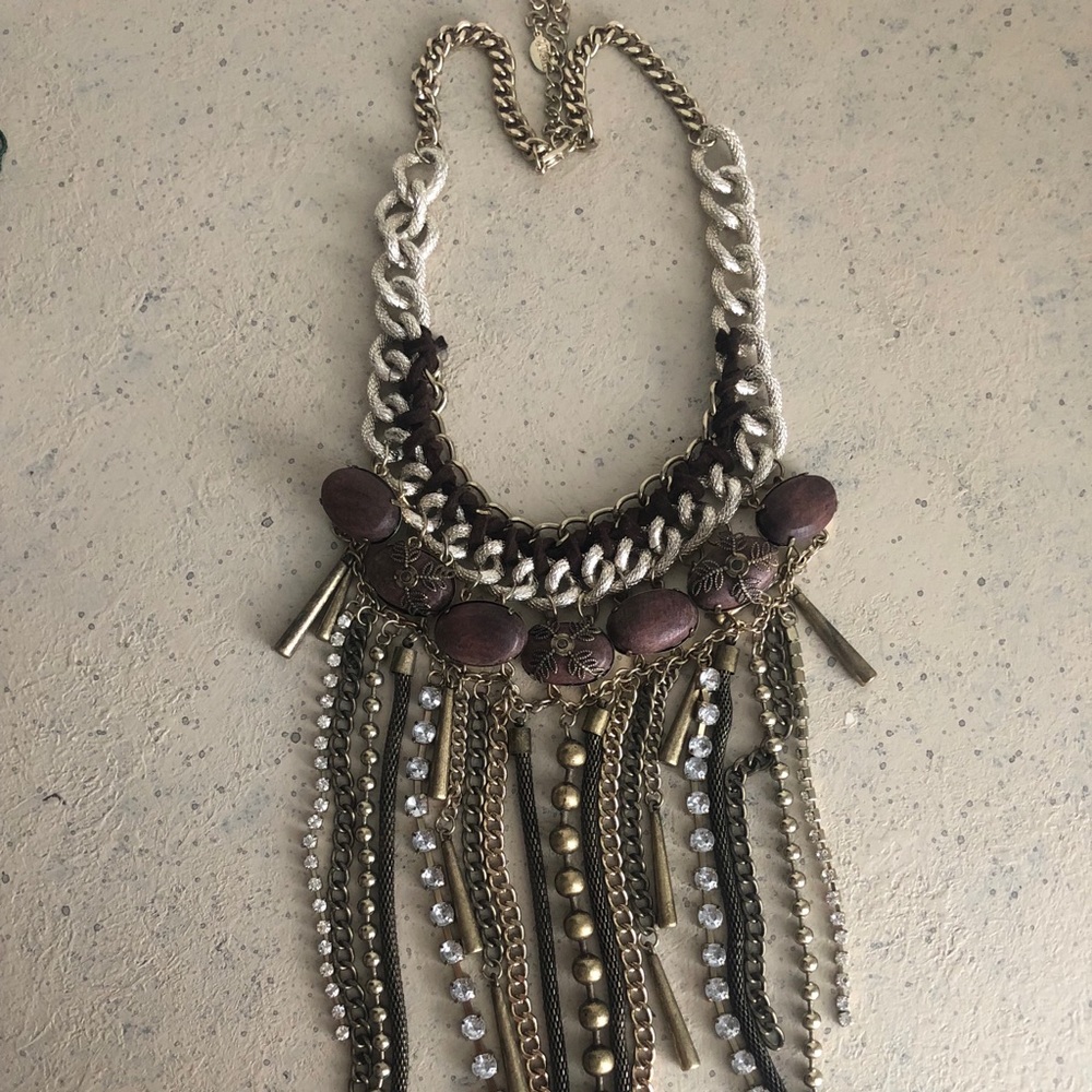 Rustic Gold Rhinestone Detailed Necklace. - Picture 2 of 2